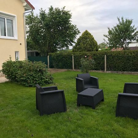 Gîte Parislande proche de Disneyland réservé exclusivement aux familles avec enfants Saint-Germain-sur-Morin Esterno foto