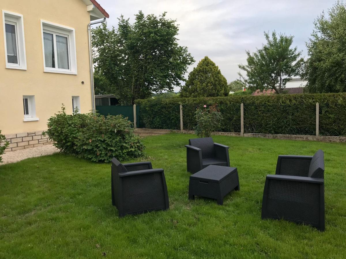Gîte Parislande proche de Disneyland réservé exclusivement aux familles avec enfants Saint-Germain-sur-Morin Esterno foto
