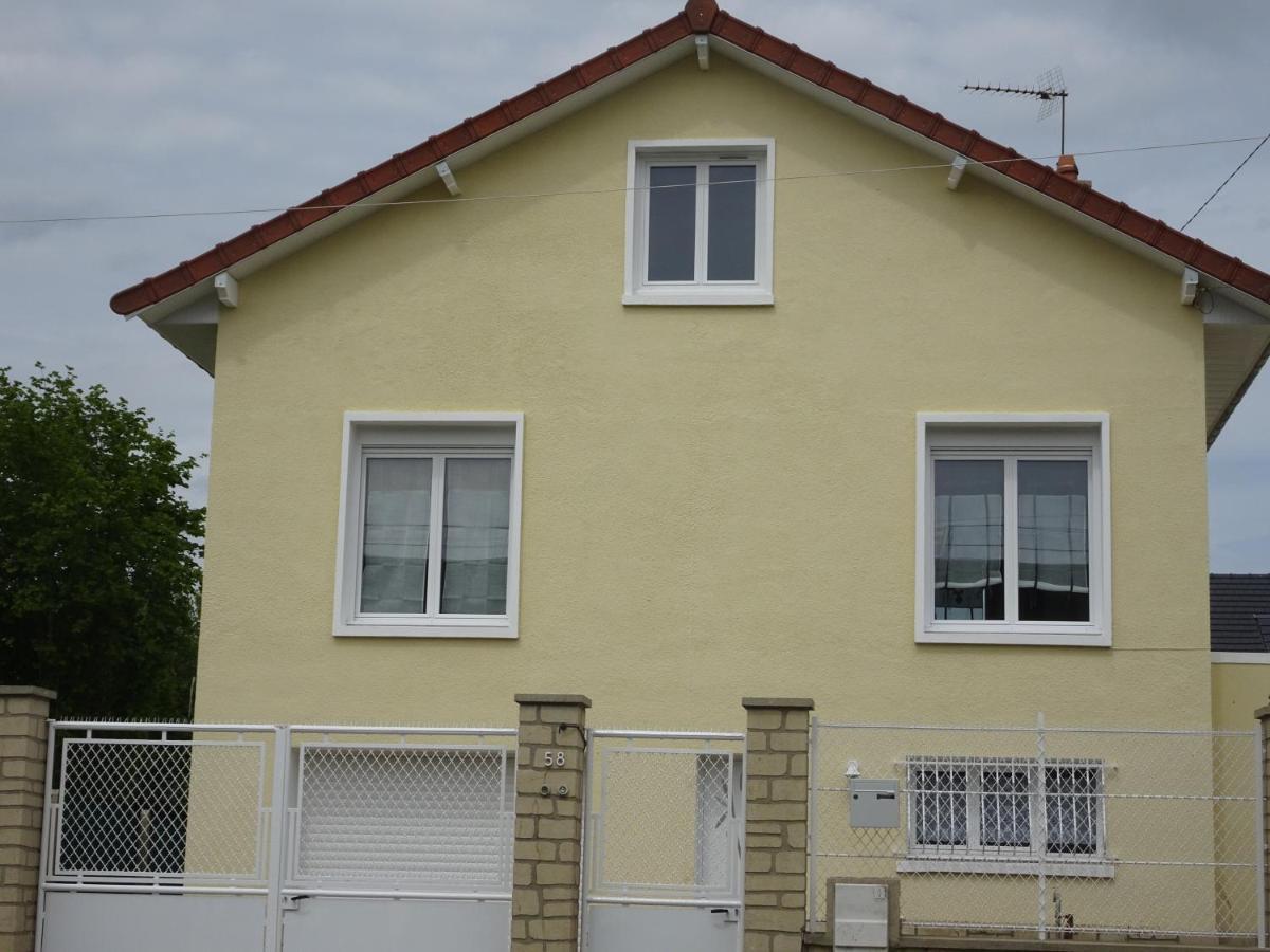 Gîte Parislande proche de Disneyland réservé exclusivement aux familles avec enfants Saint-Germain-sur-Morin Esterno foto