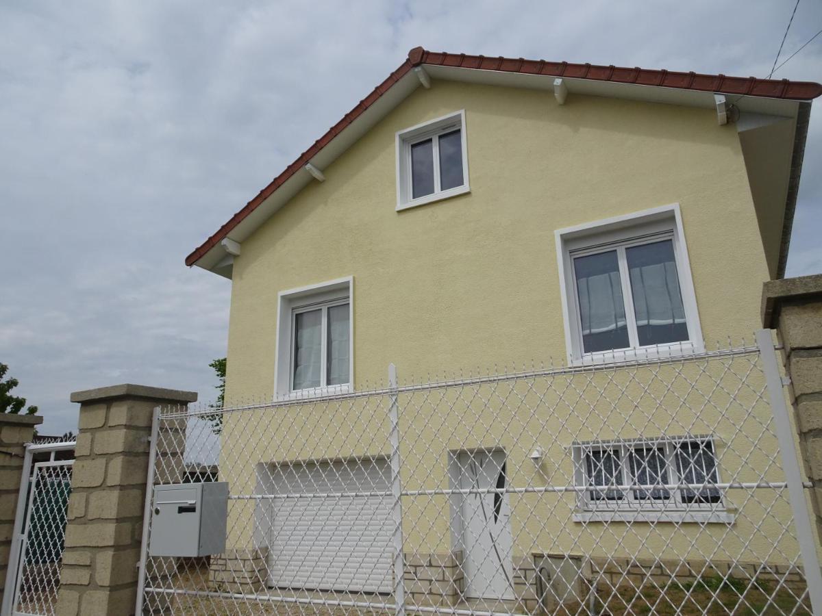 Gîte Parislande proche de Disneyland réservé exclusivement aux familles avec enfants Saint-Germain-sur-Morin Esterno foto